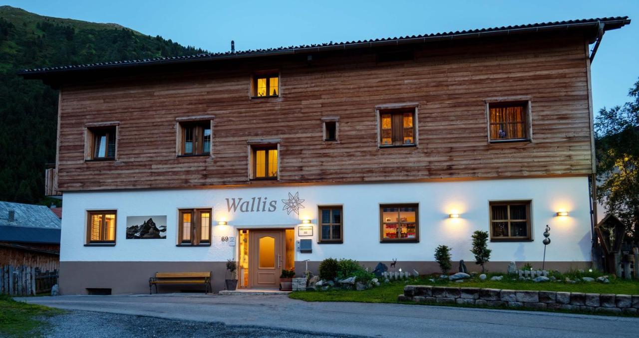 Wallis Apartament